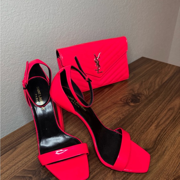 Yves Saint Laurent Vibrant Pink Chevron Clutch - Picture 4 of 7